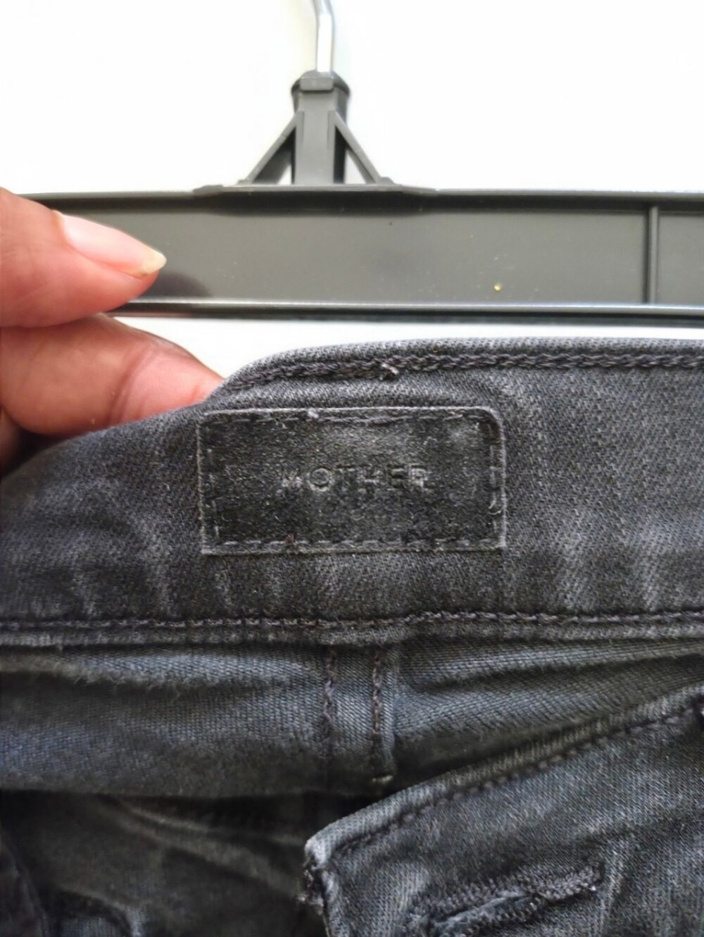 MOTHER The Hustler Ankle Fray Not Guilty Black High Rise Fray Hem Jeans Size 27 - Picture 7 of 10